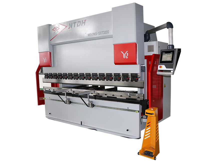 WE67KM-130/3200 CNC Servo Press Brake